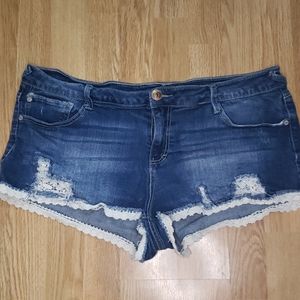 Vanity collection Denim crochet shorts
